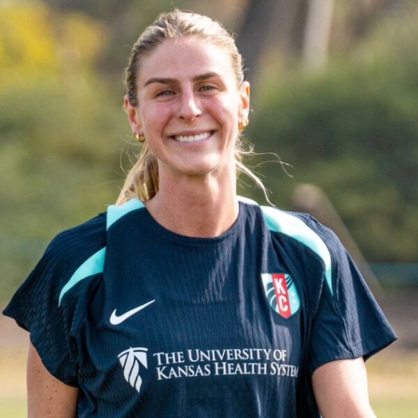 Haley Hopkins in KC Current Training Kit